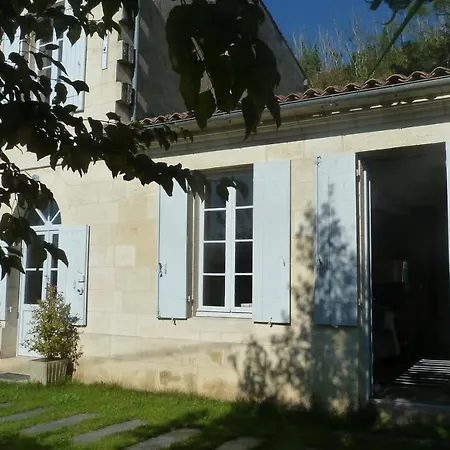 Le Pain De Lune Et D'hotes Avec Piscine * Bourg-sur-Gironde