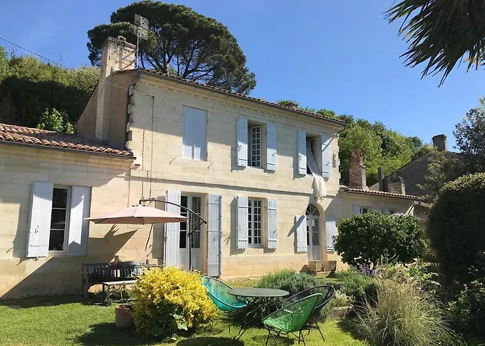 Le Pain De Lune Et D'hotes Avec Piscine * Bourg-sur-Gironde